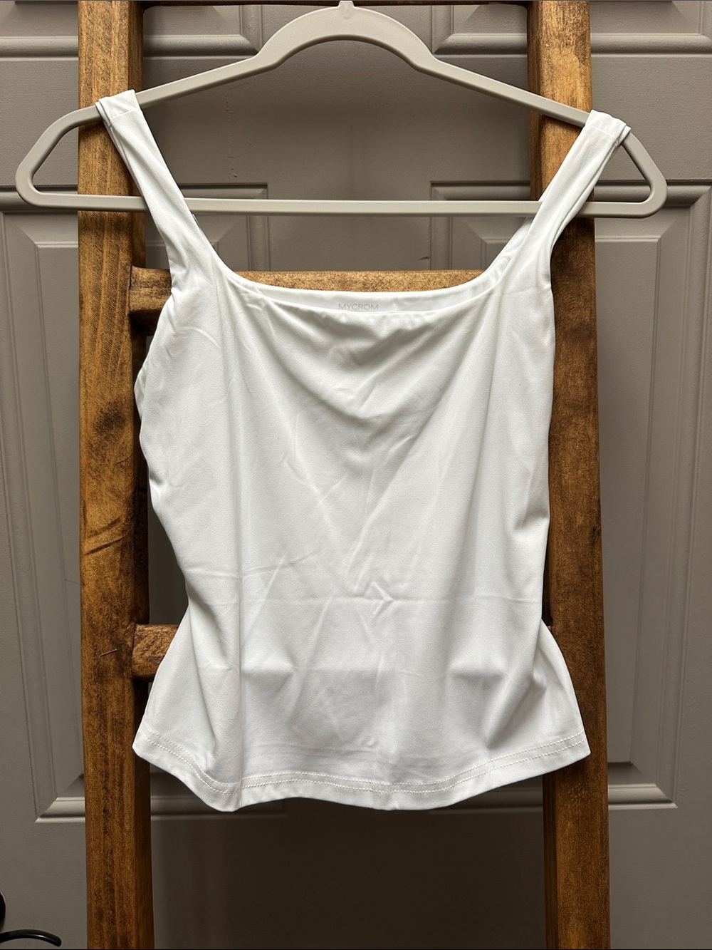Women’s White Square Neck Camisole Tank Top